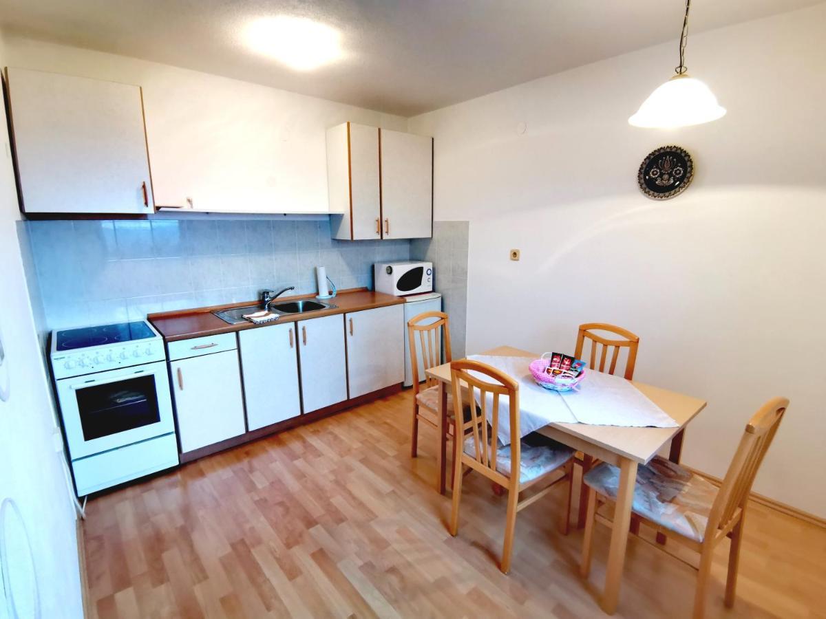 Domacija Za Robom Appartement Cerkno Buitenkant foto