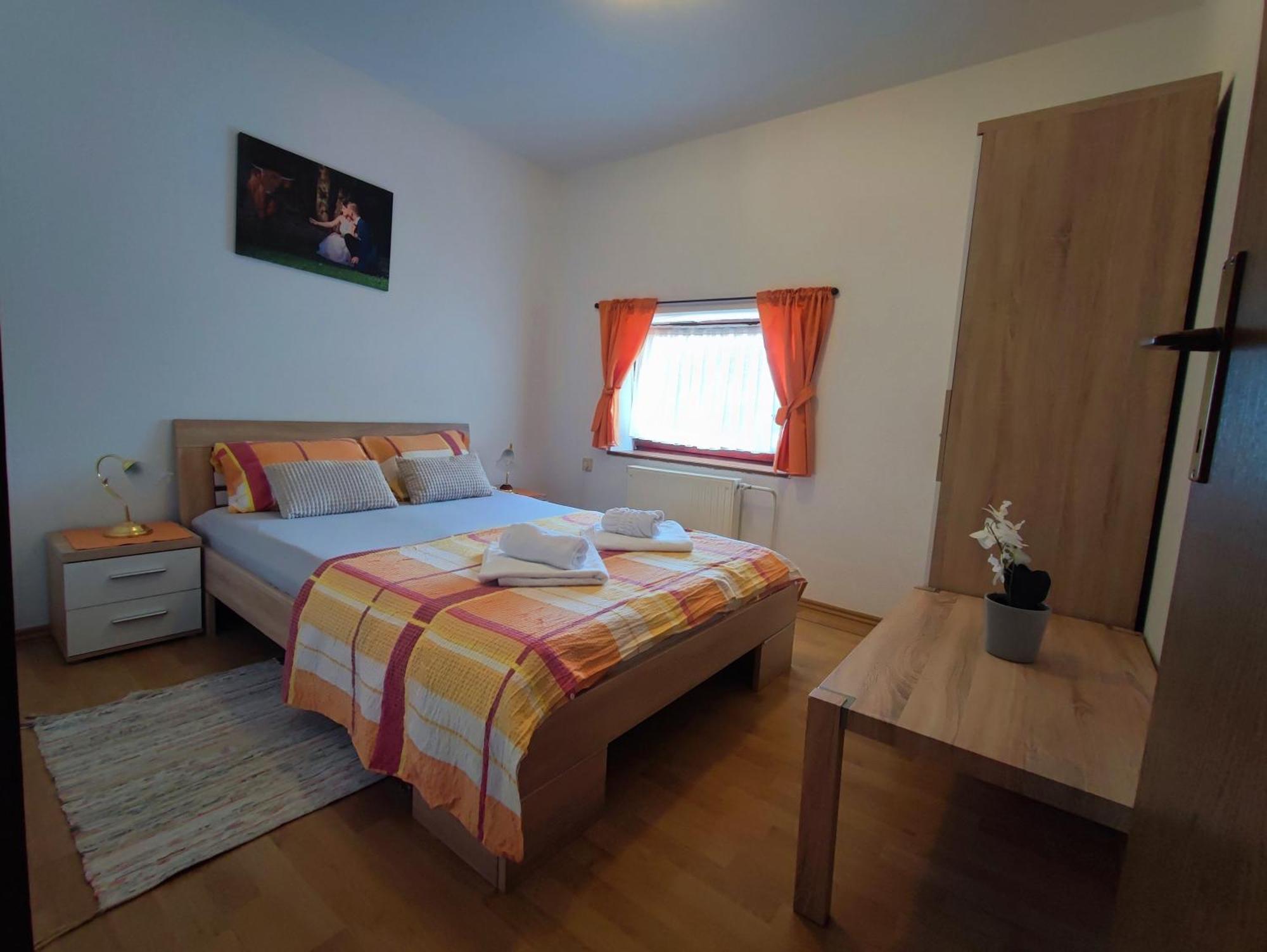 Domacija Za Robom Appartement Cerkno Kamer foto