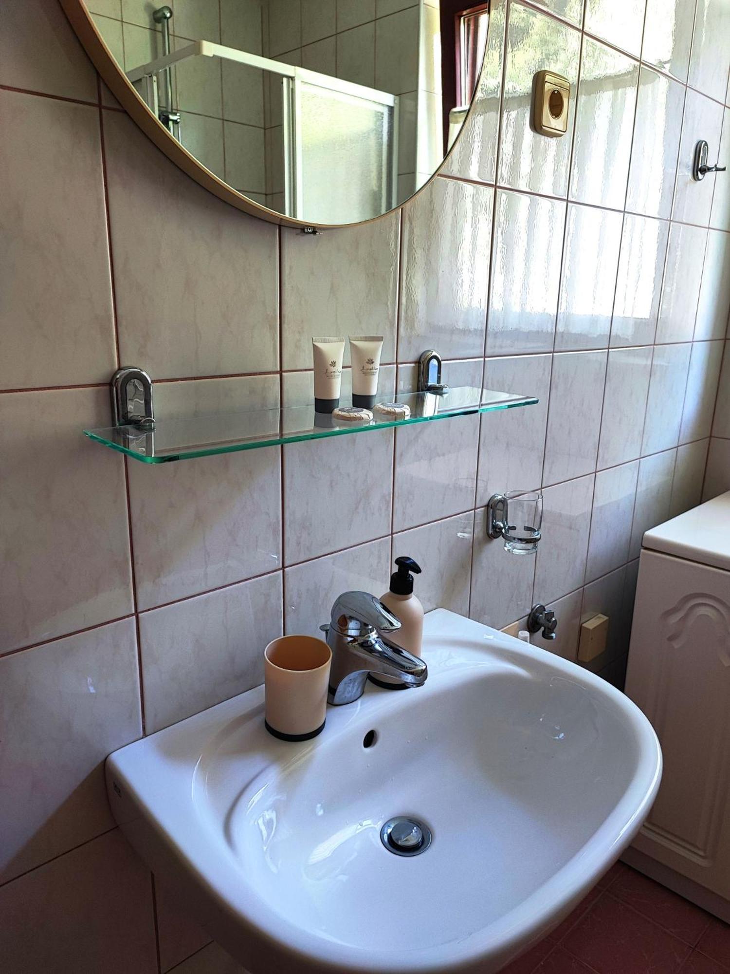 Domacija Za Robom Appartement Cerkno Buitenkant foto
